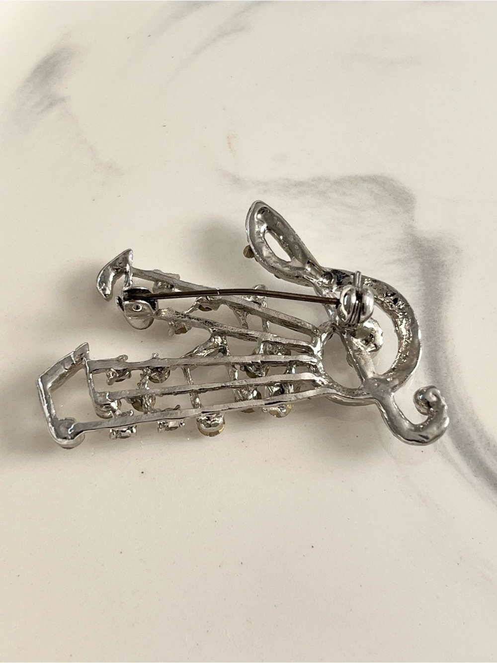 Sparkling Rhinestone Musical Notes Treble Clef Brooch - Picture 2 of 2